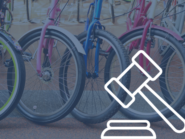 Symbolfoto Online-Versteigerung (Quelle: www.canva.com/PaulaConnelly)