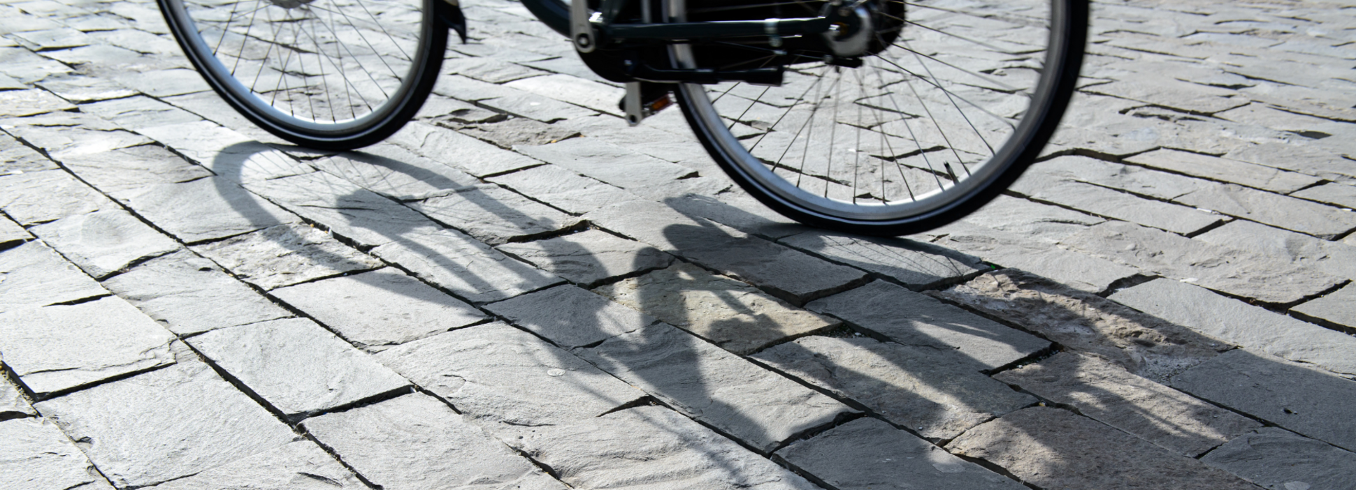 Symbolbild für Radfahren in der Stadt (Quelle: canva.com/ Split Second Stock)