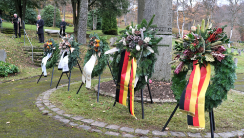 Den Volkstrauertag nimmt die Stadt Siegen traditionell zum Anlass, um in einer zentralen Veranstaltung der Millionen Menschen zu gedenken, die in den beiden Weltkriegen ihr Leben lassen mussten. (Archivfoto: Stadt Siegen)