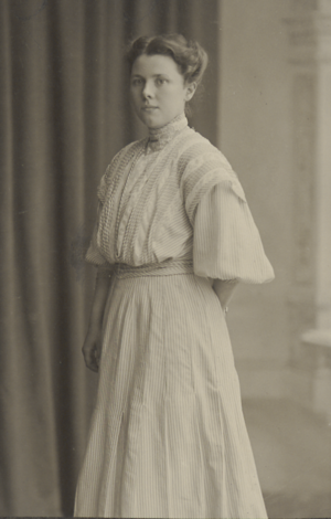 Foto: Heinzerling, Hedwig, Halbfigur, um 1913, Fotografie von Th. Eppler, Dresden; Geheimes Staatsarchiv Preußischer Kulturbesitz, Berlin, I. HA Rep. 120, Anhang, Nr. 2097
