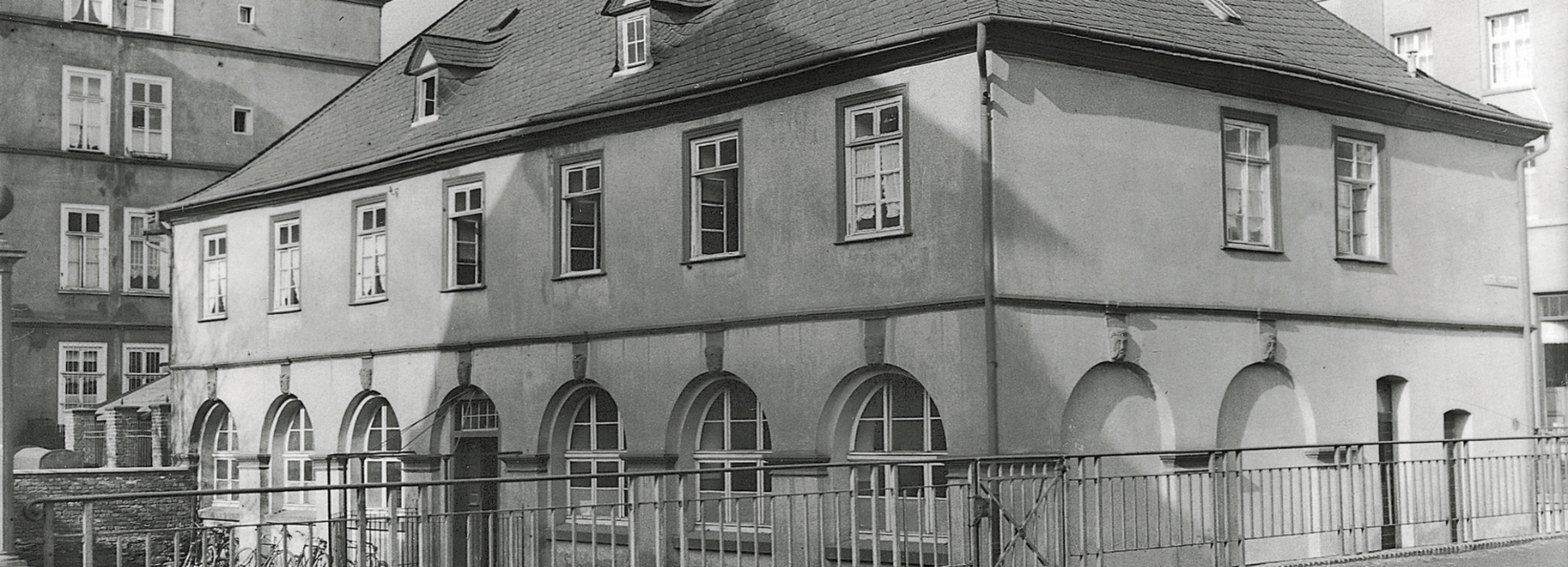 Ehemaliges Braunes Haus - Alte Oberförsterei Siegen (Foto: Paul Neiner), aus: "Siegen, wie es früher einmal war" (2010, Verlag Vorländer), © Sammlung Bilder-Siebel