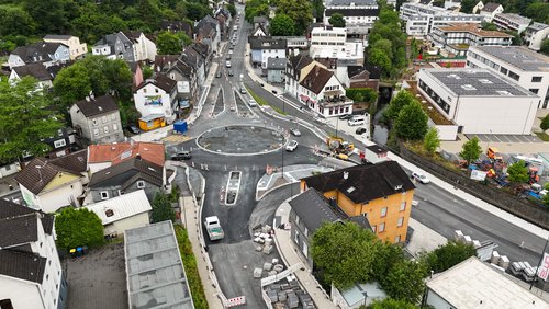 Das Schleifmühlchen vor einigen Wochen von oben. In der kommenden Woche finden hier die letzten Asphaltarbeiten statt. (Foto: Stadt Siegen)
