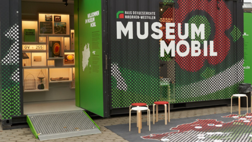MuseumMobil-Container des Hauses der Geschichte NRW, Quelle: Stiftung Haus der Geschichte Nordrhein-Westfalen, Foto: Annika Rose 