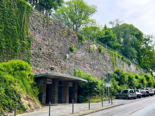 Die Sanierung der historischen Stadtmauer am Obergraben startet nach Pfingsten (Foto: Stadt Siegen)