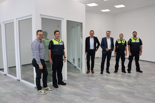 Im Innenraum wurde ein Besprechungskubus eingebaut. (Foto: Stadt Siegen)