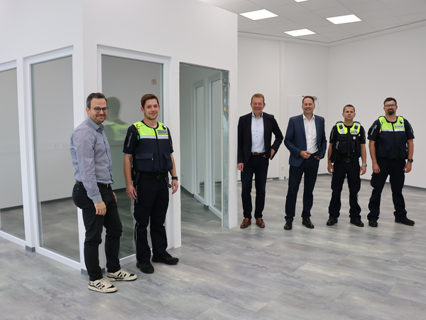 Im Innenraum wurde ein Besprechungskubus eingebaut. (Foto: Stadt Siegen)