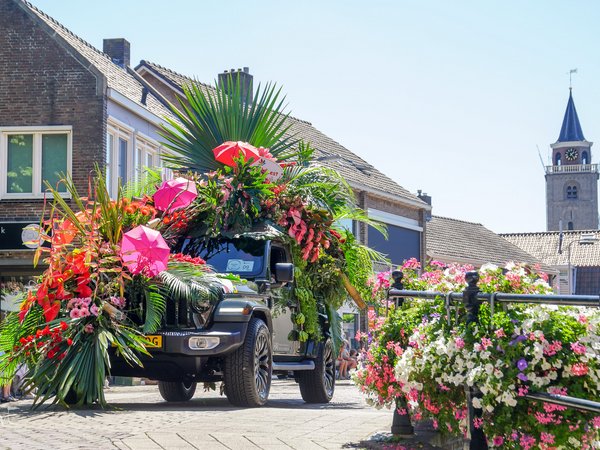 Blumen-Parade in Katwijk (Foto: Stadt Katwijk)