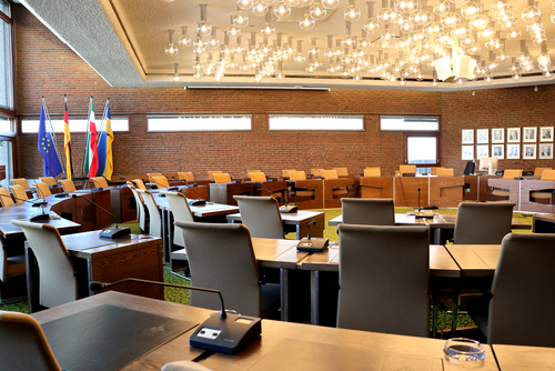 Symbolfoto Rat der Stadt Siegen (großer Sitzungssaal in Geisweid)