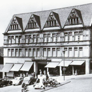 Der wiederaufgebaute Kaufhof um 1952 (Foto nicht datiert), Quelle: wiki.zeitraum-siegen.de