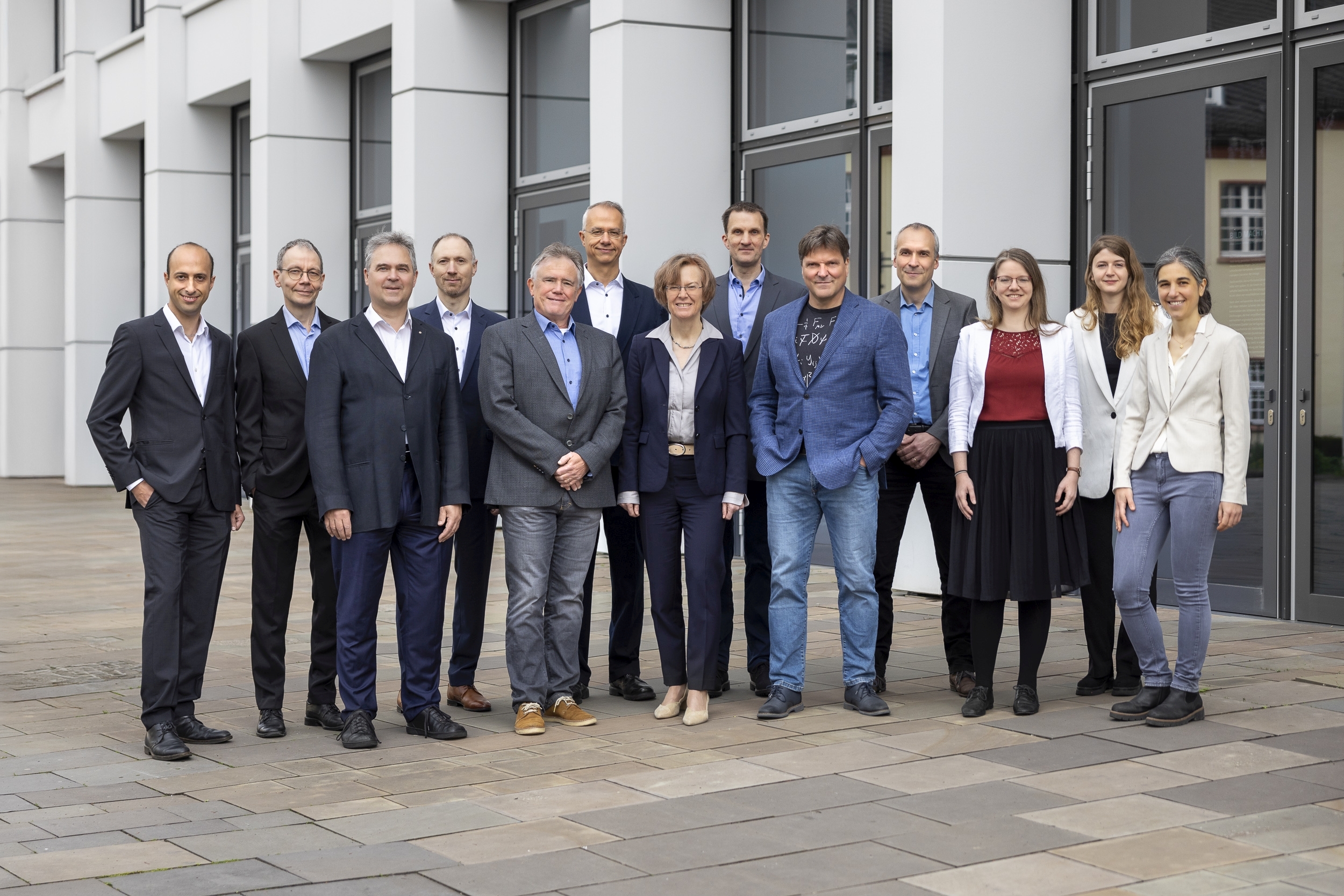 Das Siegener Exzellenzcluster-Team der Universität Siegen freut sich über die Auszeichnung. (Foto: Universität Siegen)